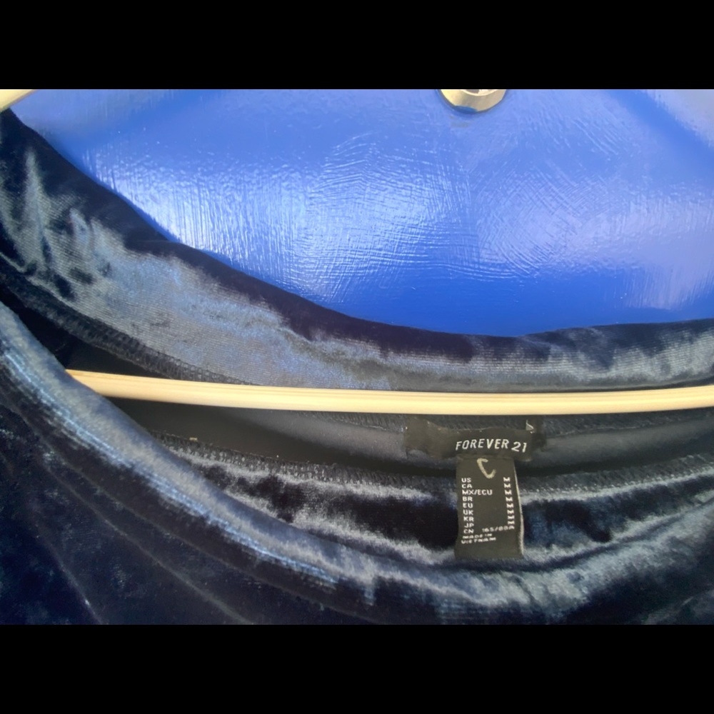 Forever 21 midnight blue velvet crop top
